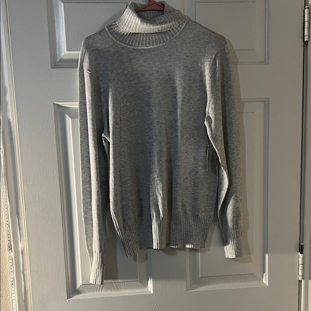 Time and Tru Heather Gray Turtleneck Sweater